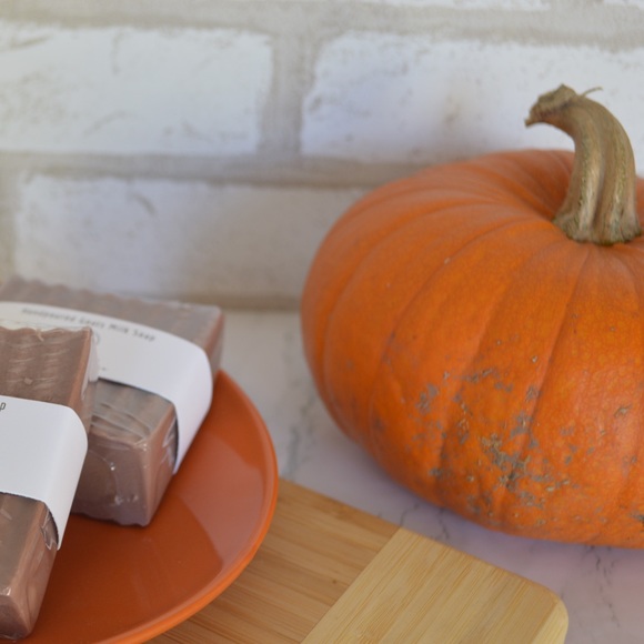 Pumpkin Pie 🎃 Hand-poured Artisanal Luxury Candle (1 large or BOGO free small) - Picture 2 of 4